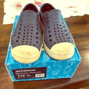 Blue native Jefferson boys size 12